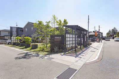 株式会社絹川商事